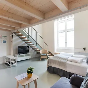Vorgarten - Central, New And Stylish For Your Comfortable In Viena