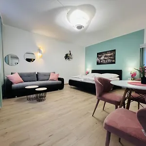 Wf-apartment Westbahnhof Viena