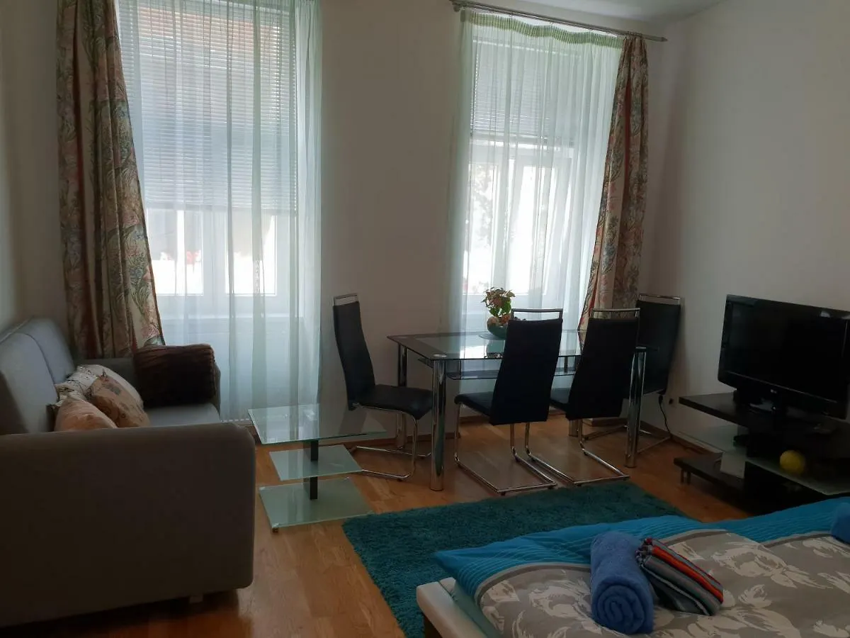 Nina Apartment Vienna Austria